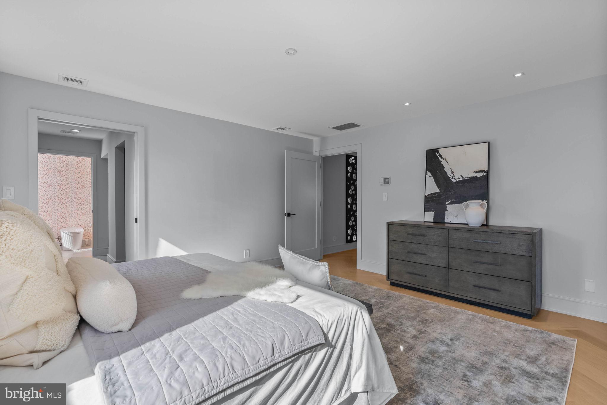 101 CHESWOLD LANE 2-F