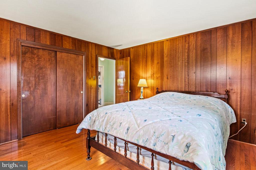 1758 GREEN BRIAR DRIVE