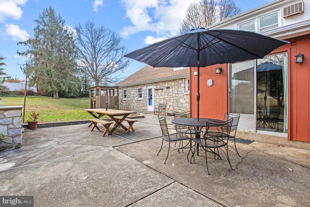1758 GREEN BRIAR DRIVE