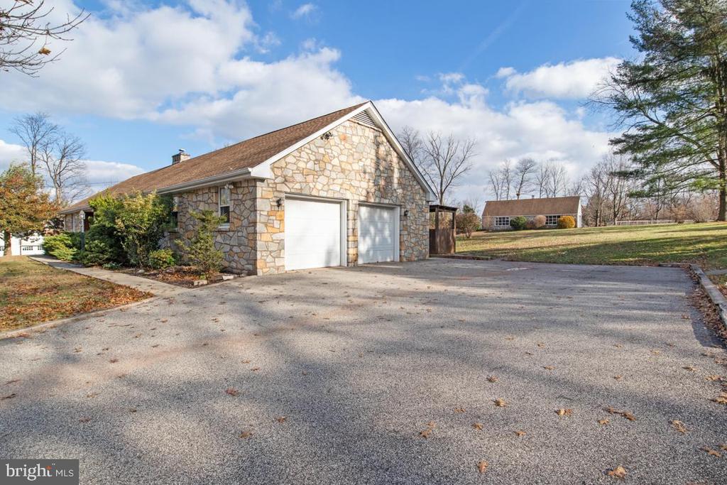 1758 GREEN BRIAR DRIVE