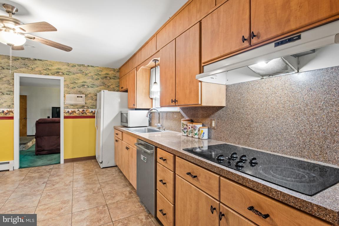 1758 GREEN BRIAR DRIVE