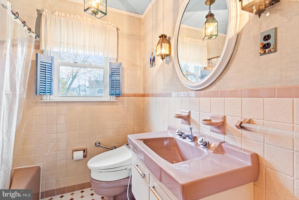 1758 GREEN BRIAR DRIVE