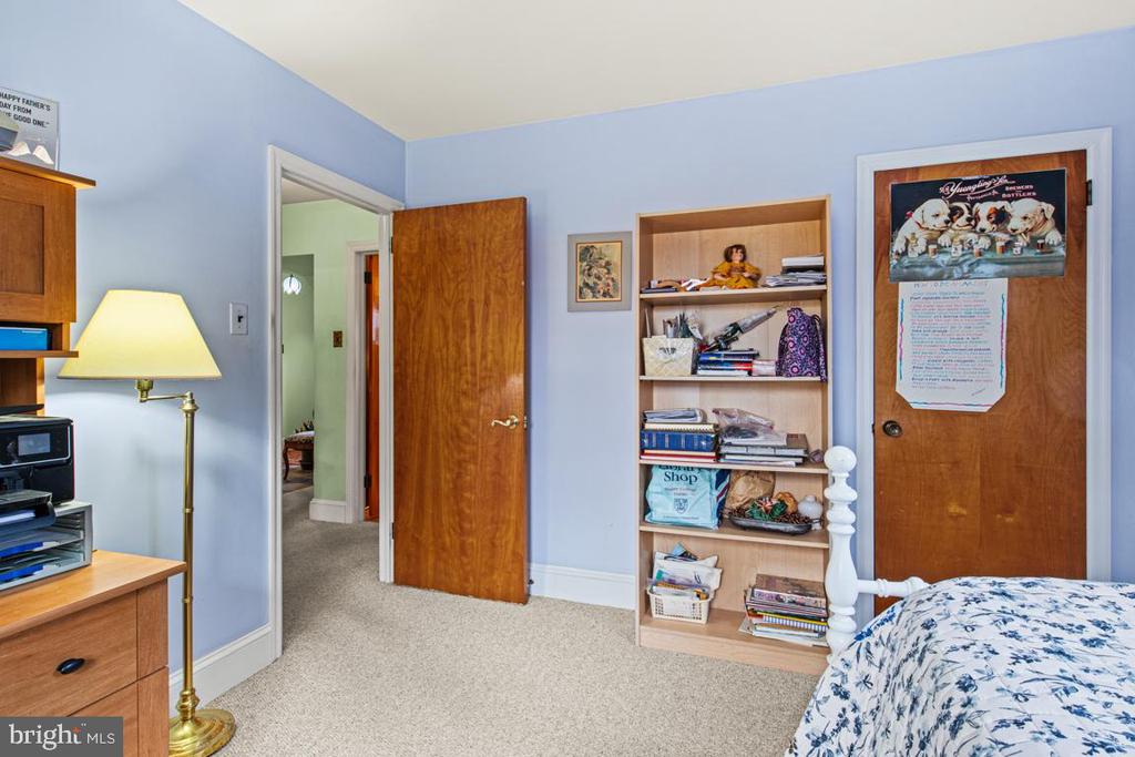 1758 GREEN BRIAR DRIVE