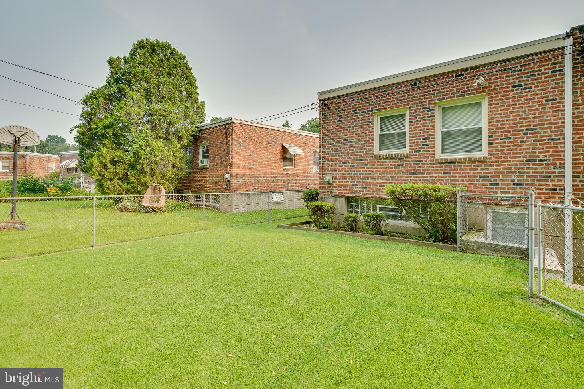 7009 Valley Ave