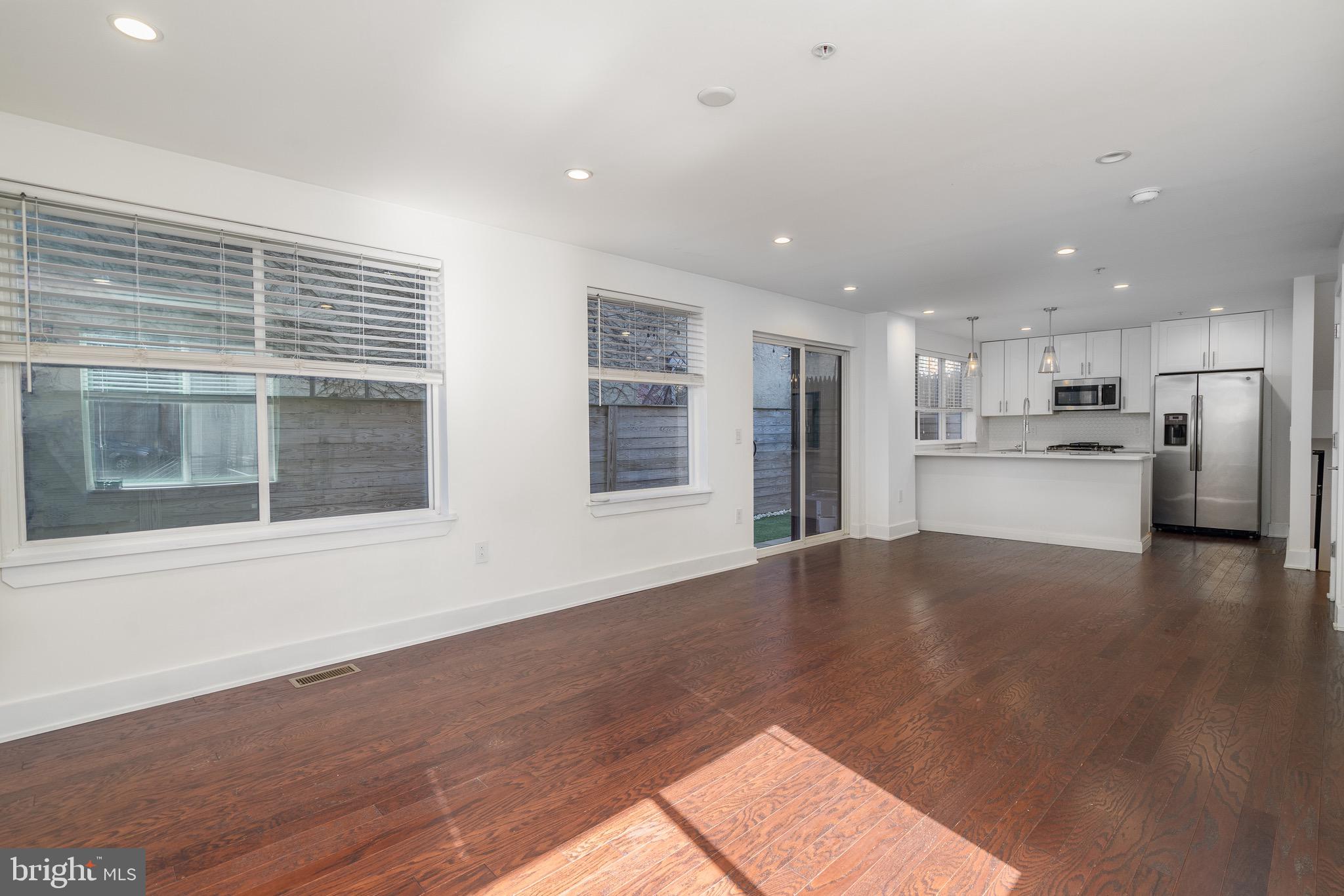 1647 E Eyre St #7
