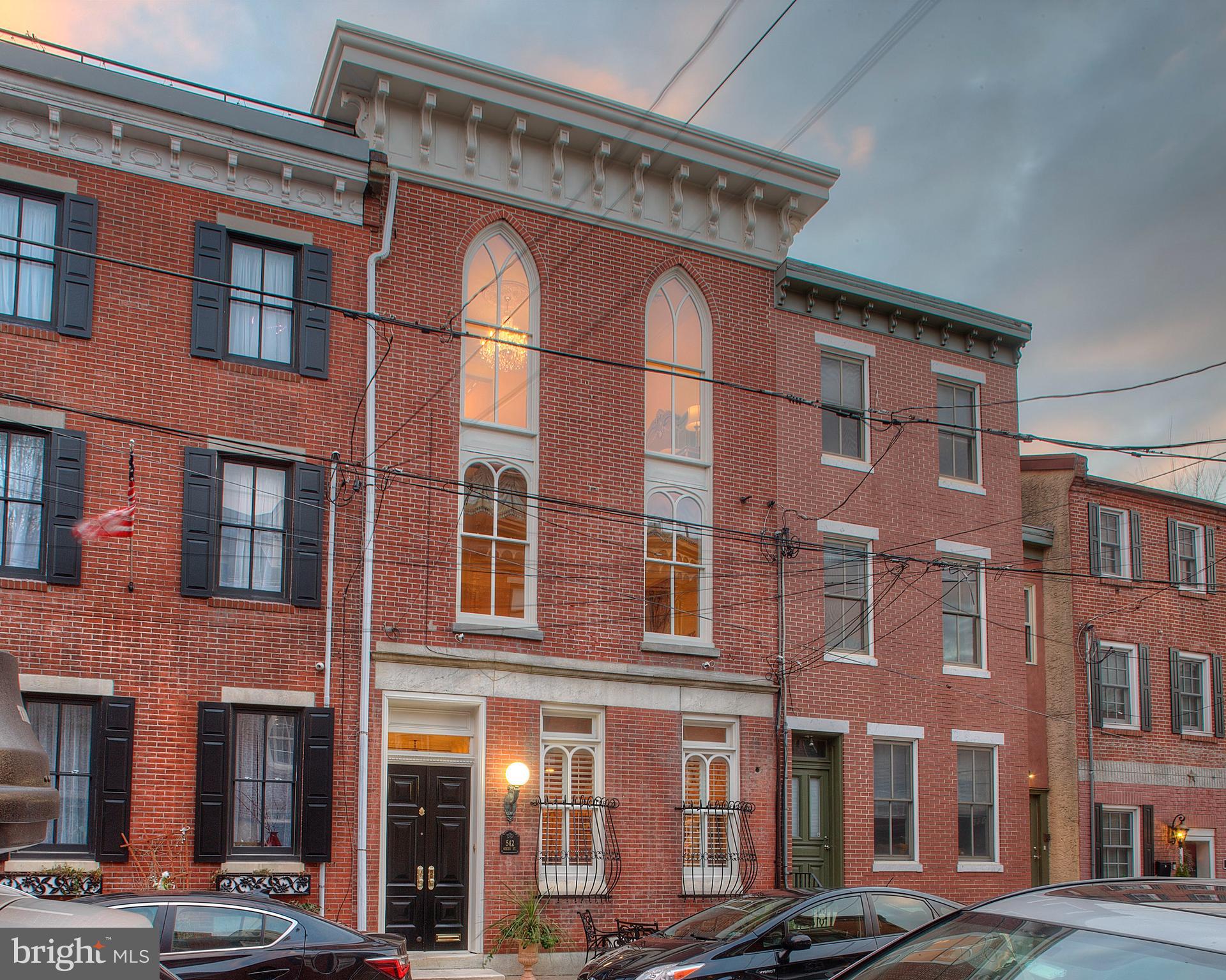 542 Queen St