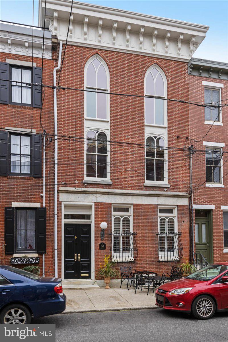 542 Queen St