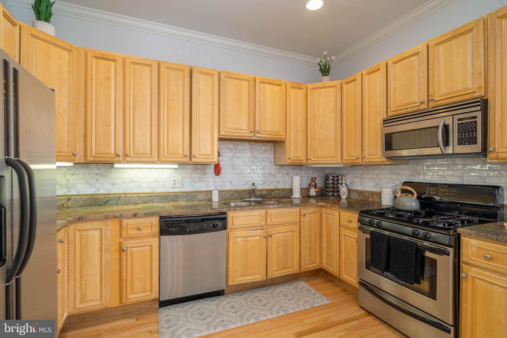 1903-05 GREEN ST #10