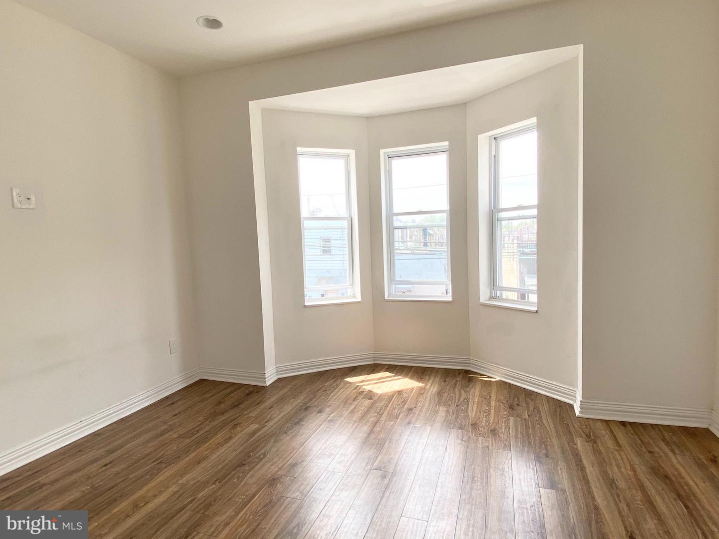2053 SNYDER AVE #2