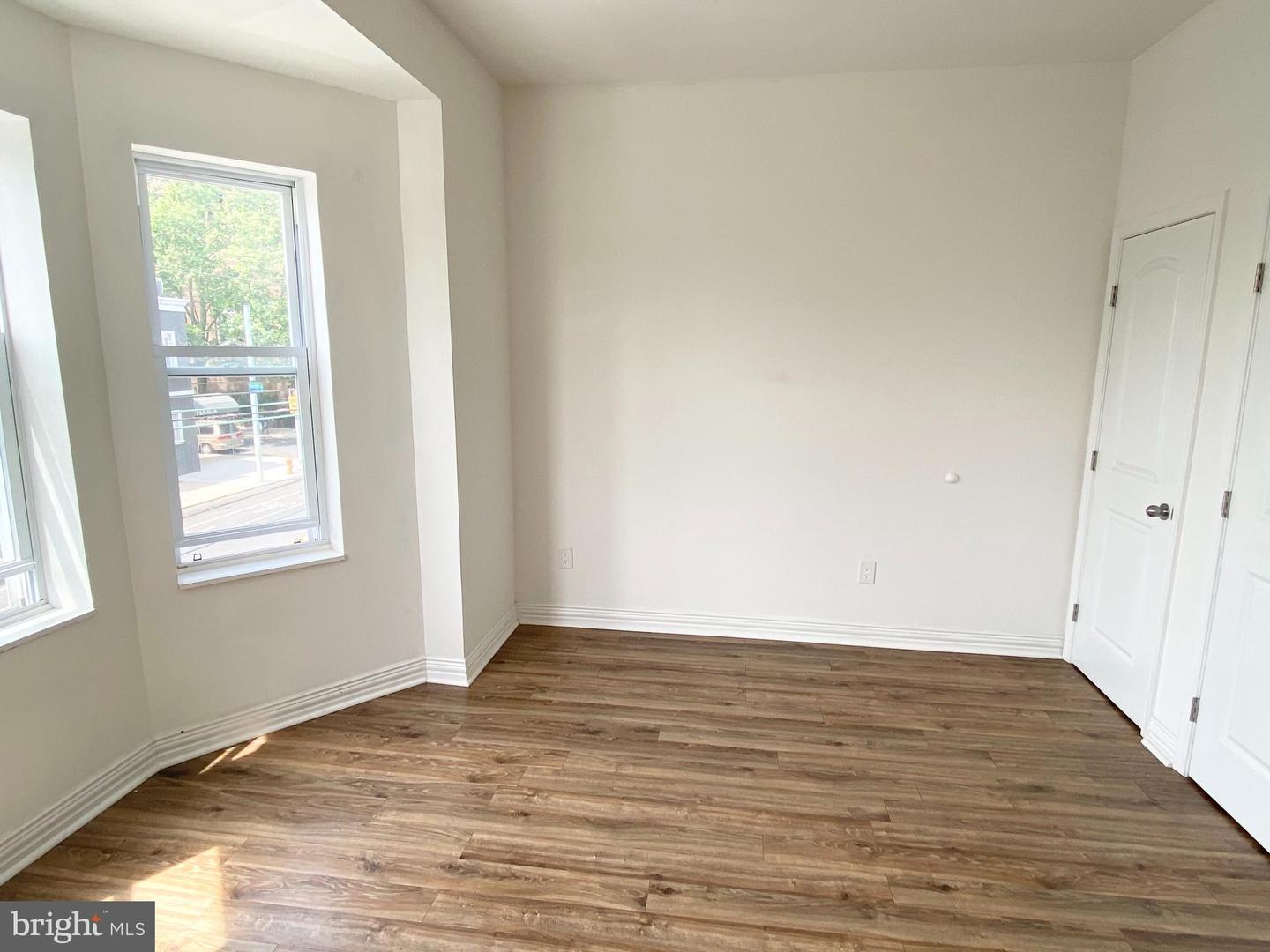 2053 SNYDER AVE #2