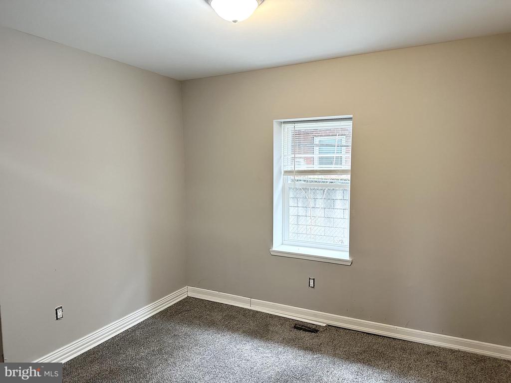 2053 SNYDER AVE #2