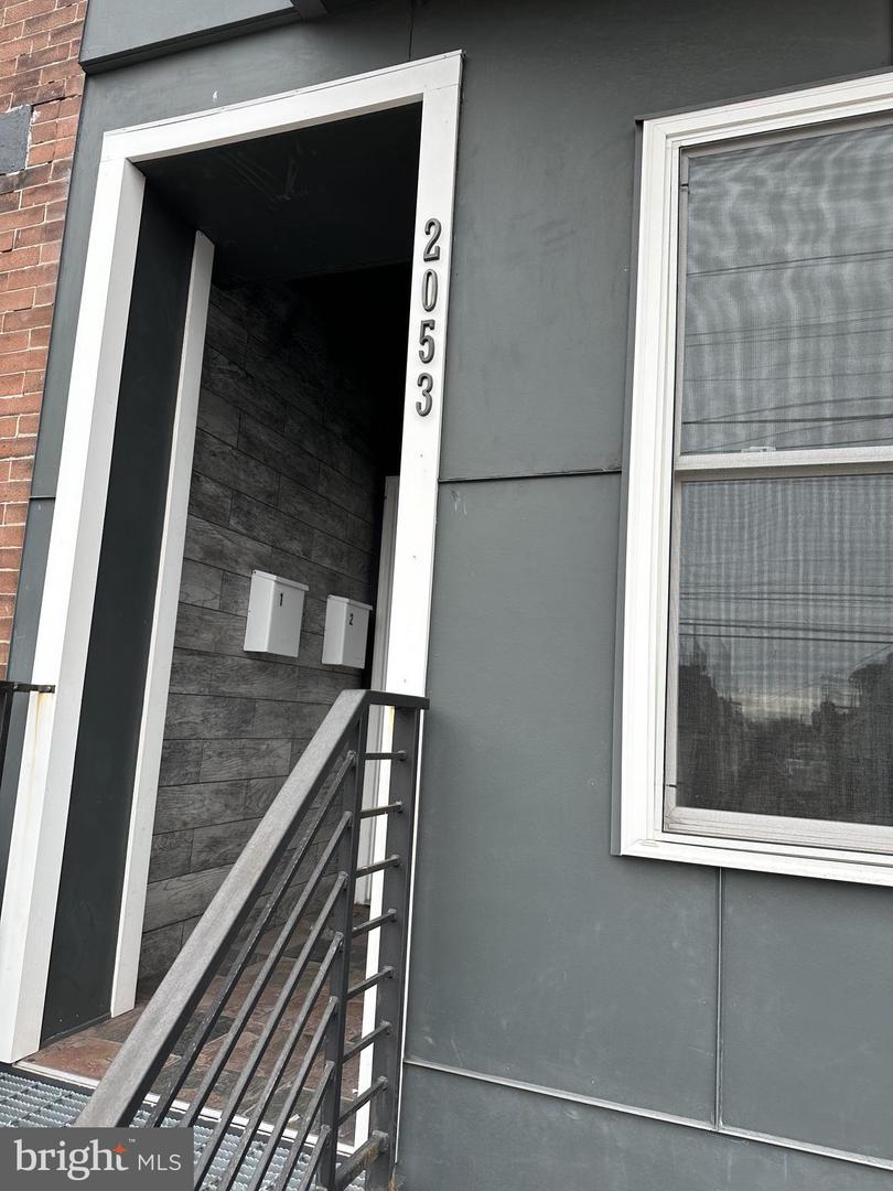 2053 SNYDER AVE #2