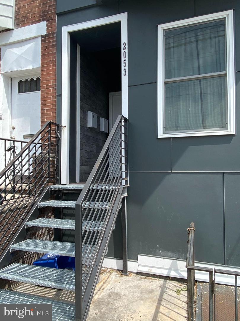2053 SNYDER AVE #2