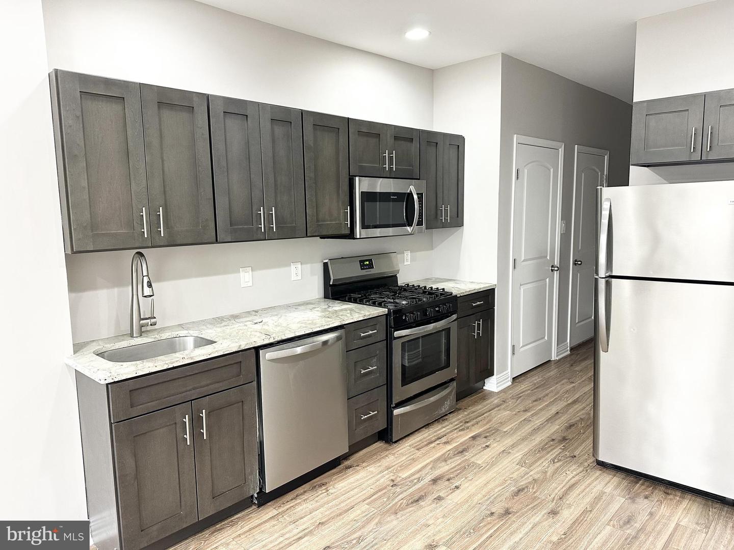 2053 SNYDER AVE #2