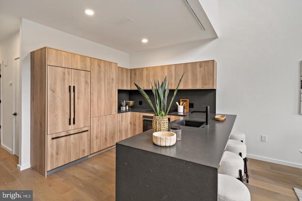 1713B MONTROSE STREET 6