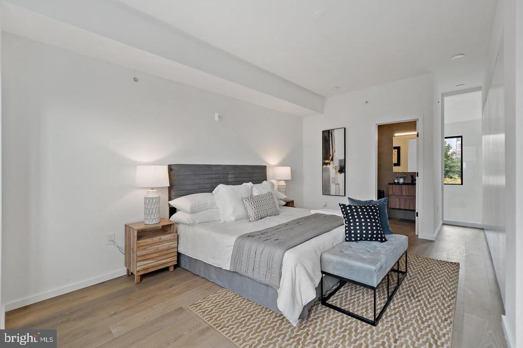 1713B MONTROSE STREET 6