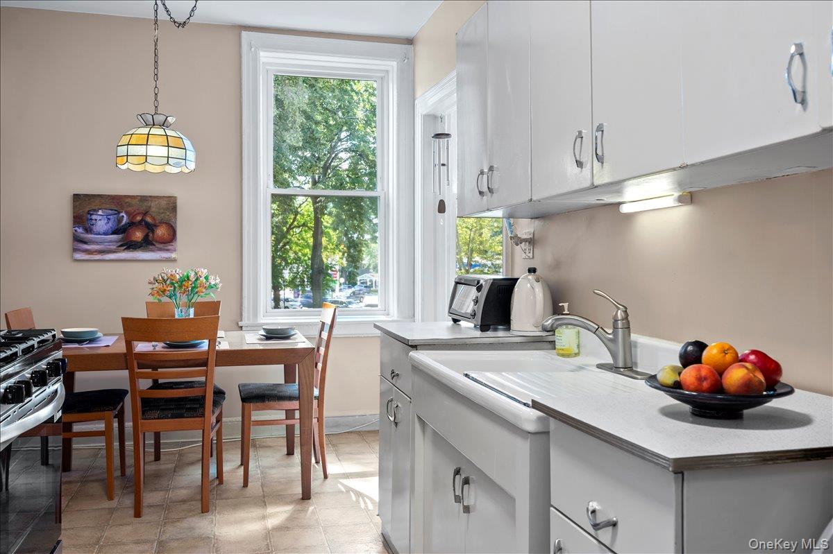 445 Gramatan Avenue Unit: HB2