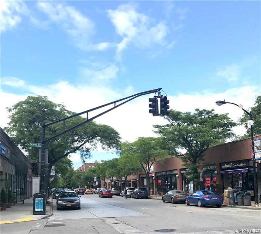 445 Gramatan Avenue Unit: HB2