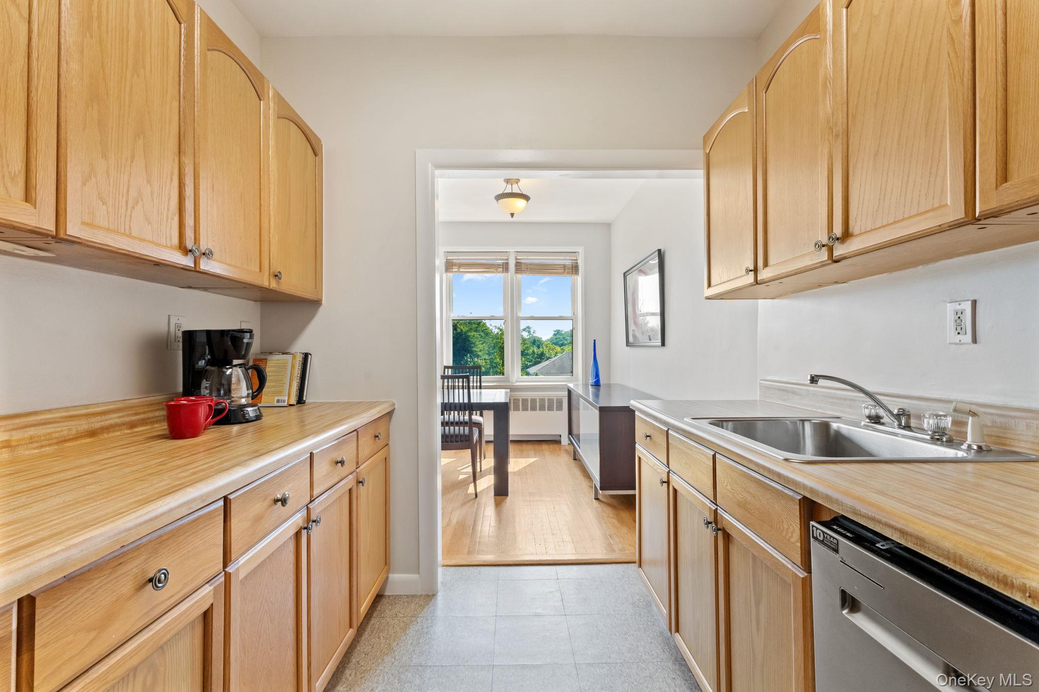 1015 Old Post Road Unit: 3L