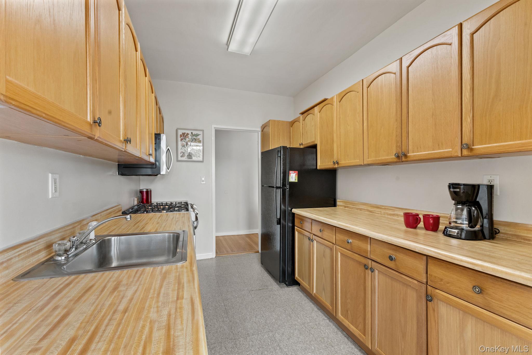 1015 Old Post Road Unit: 3L