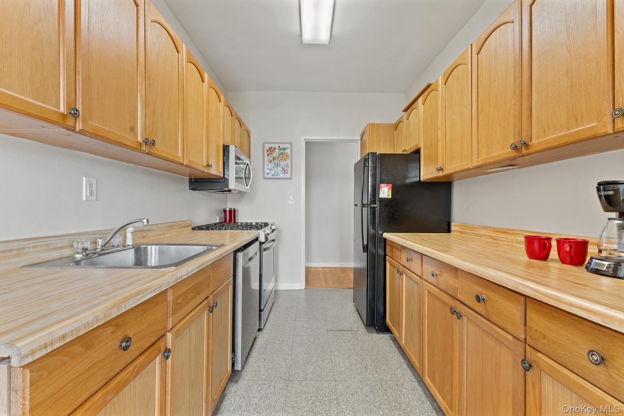 1015 Old Post Road Unit: 3L