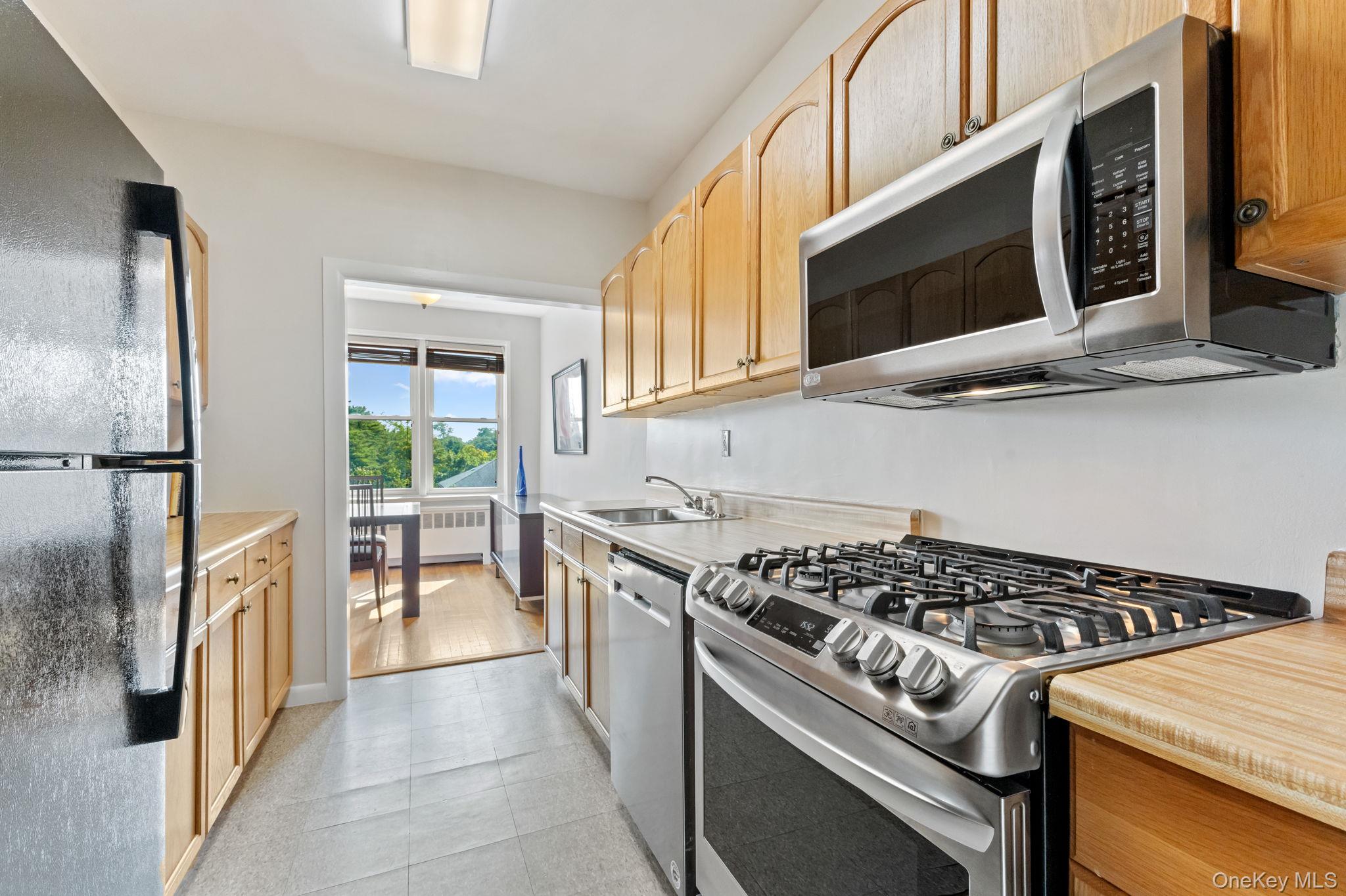 1015 Old Post Road Unit: 3L