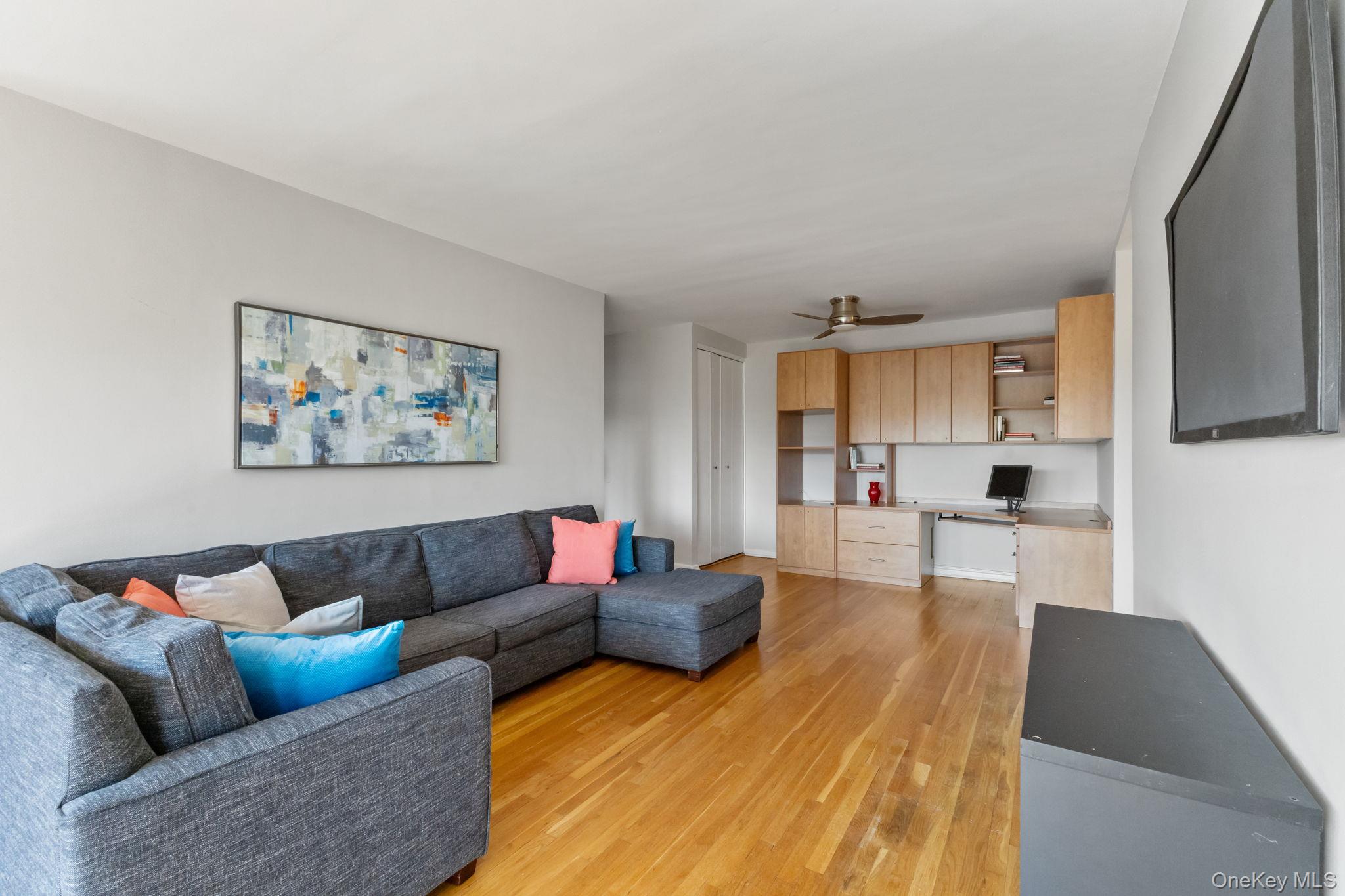 1015 Old Post Road Unit: 3L