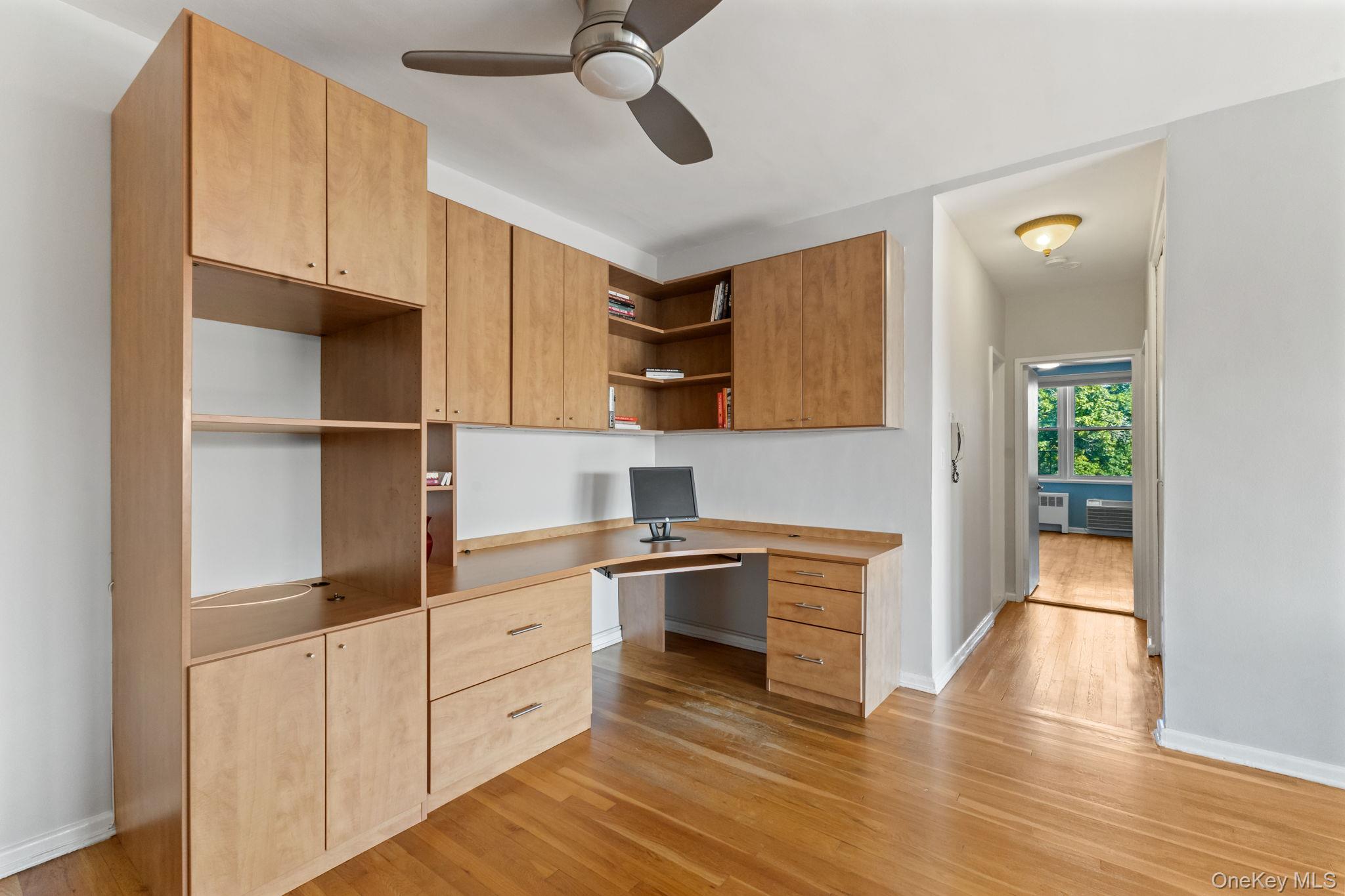 1015 Old Post Road Unit: 3L
