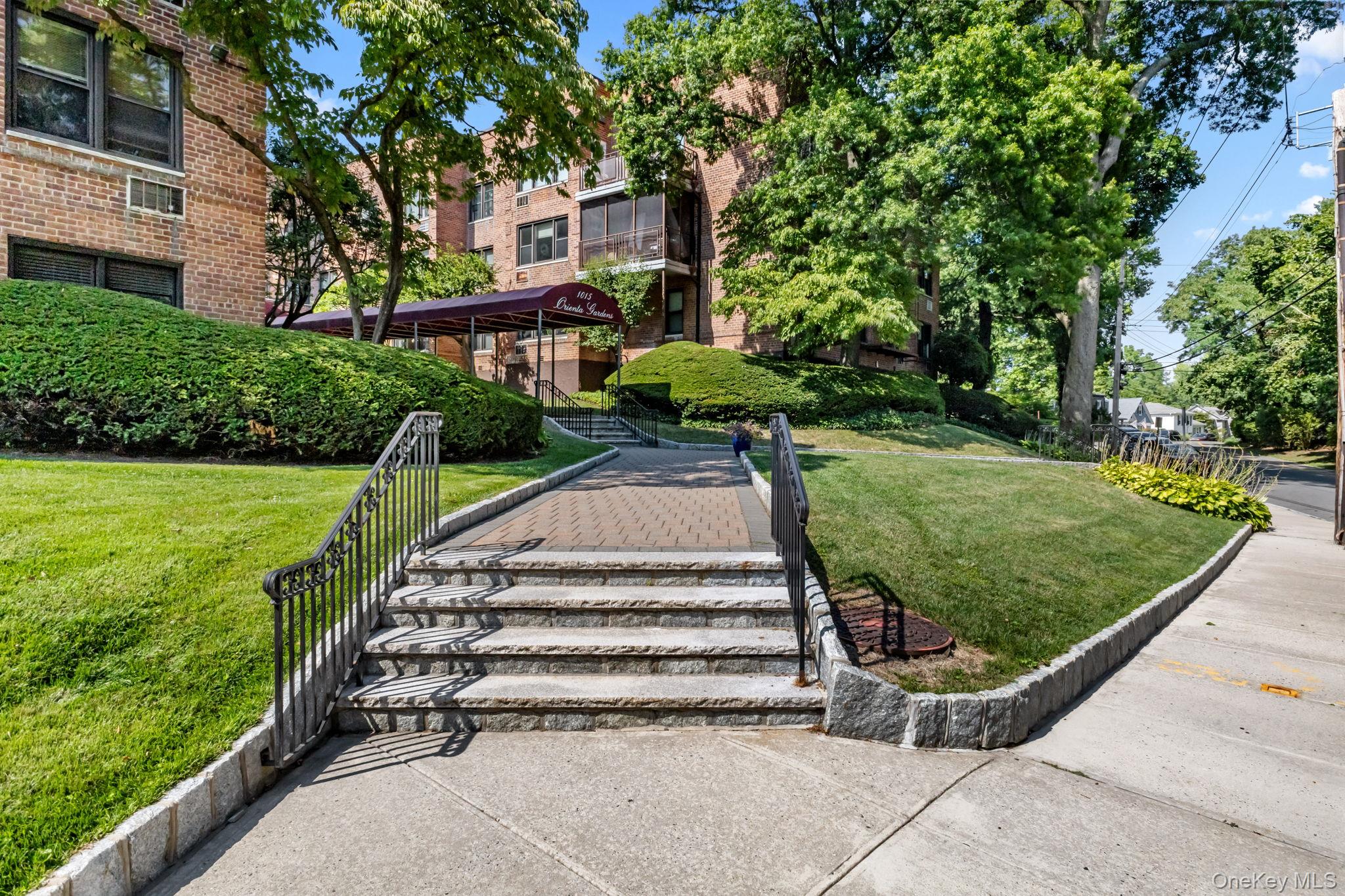 1015 Old Post Road Unit: 3L