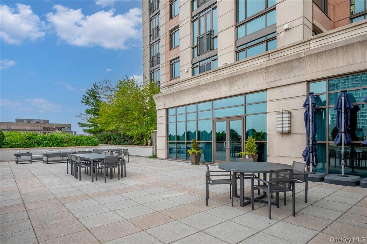 175 Huguenot Street Unit: 2208