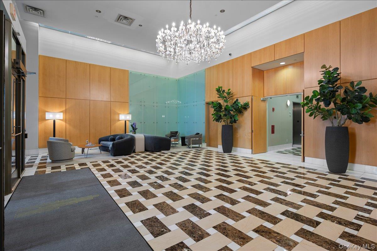175 Huguenot Street Unit: 2208