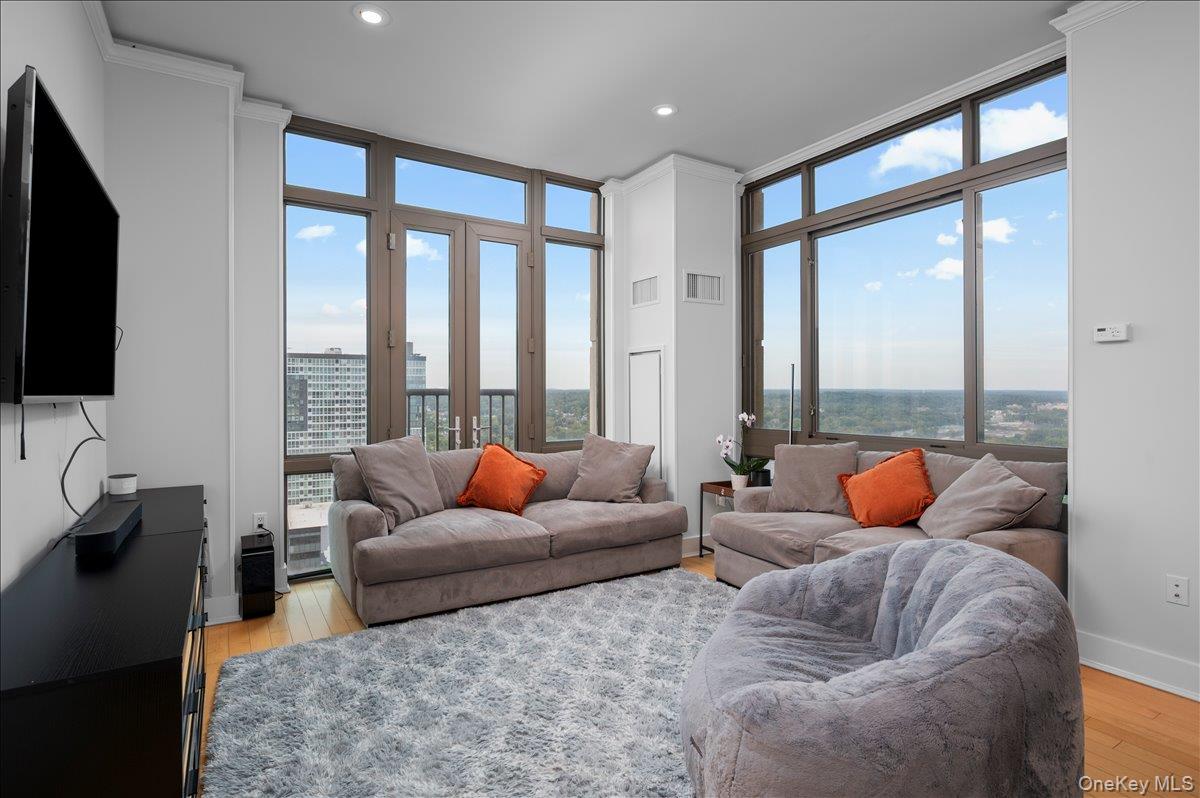 175 Huguenot Street Unit: 2208
