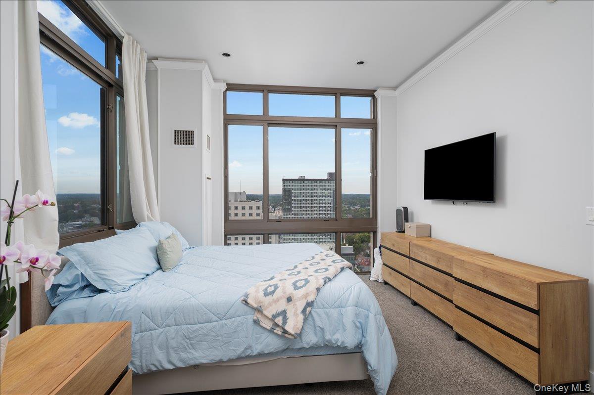 175 Huguenot Street Unit: 2208