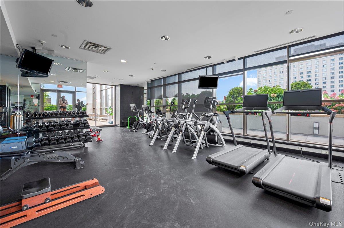 175 Huguenot Street Unit: 2208