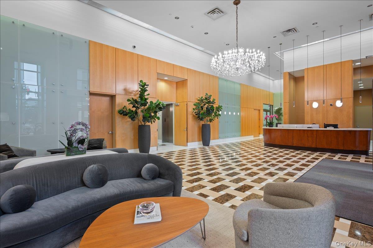 175 Huguenot Street Unit: 2208
