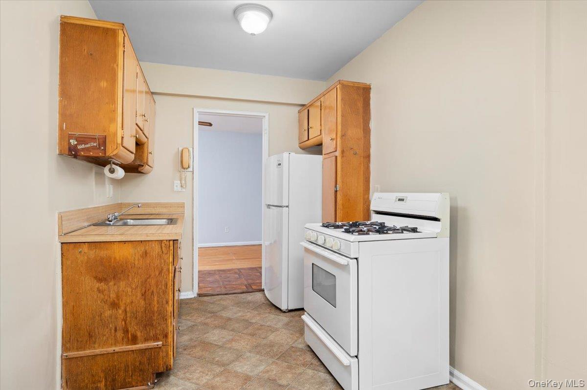 126 Church Street Unit: 3M