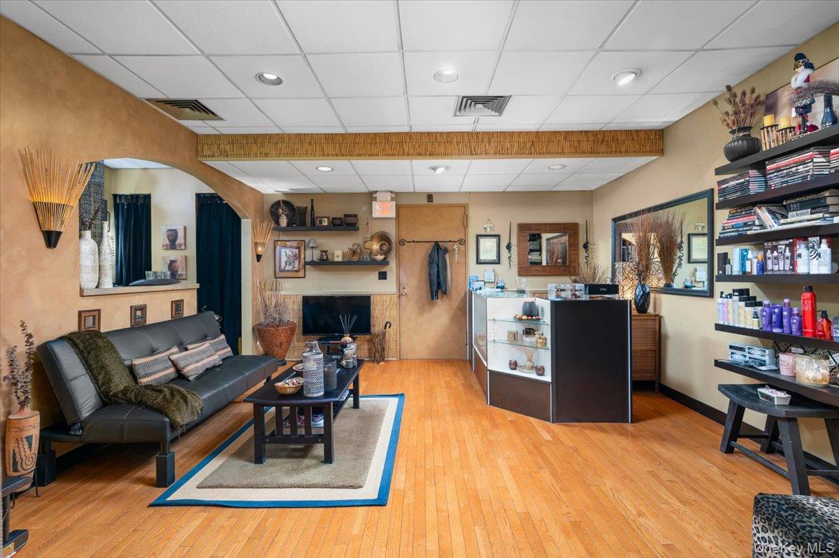 388 Westchester Avenue Unit: 1E
