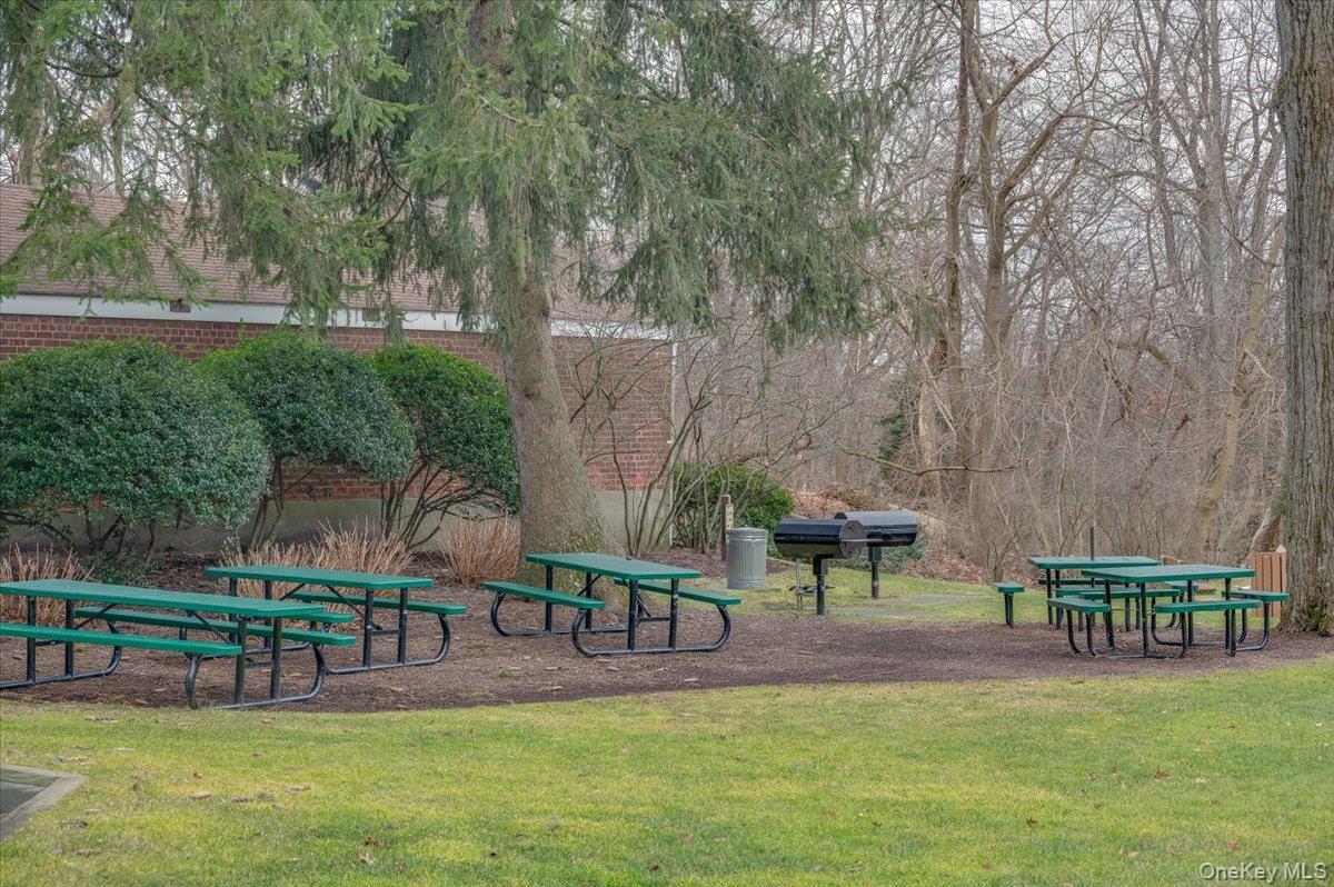 1 Bryant Avenue Unit: 2A