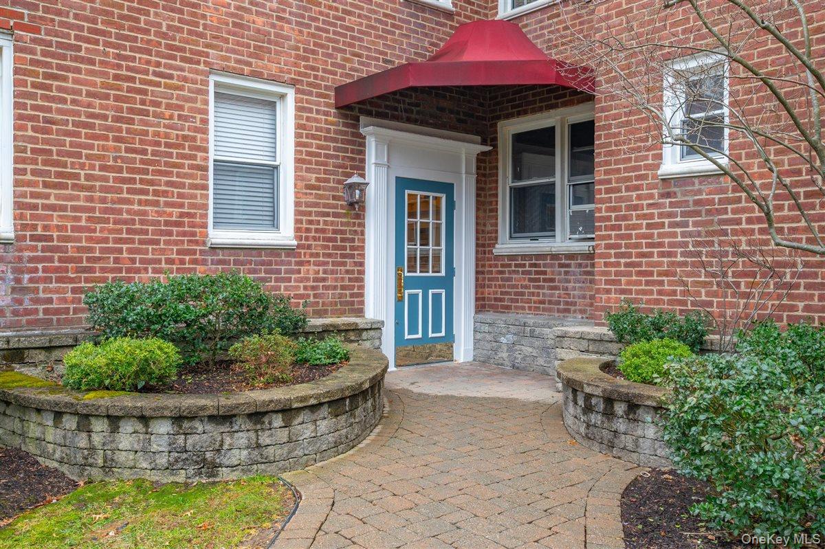 1 Bryant Avenue Unit: 2A