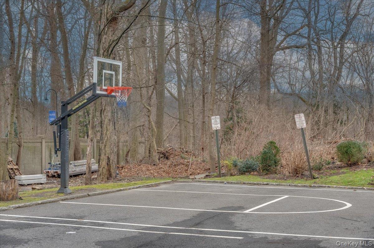 1 Bryant Avenue Unit: 2A