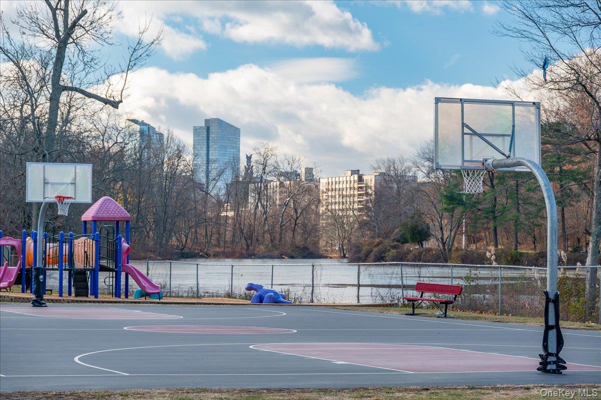 92 Underhill Avenue Unit: 2B