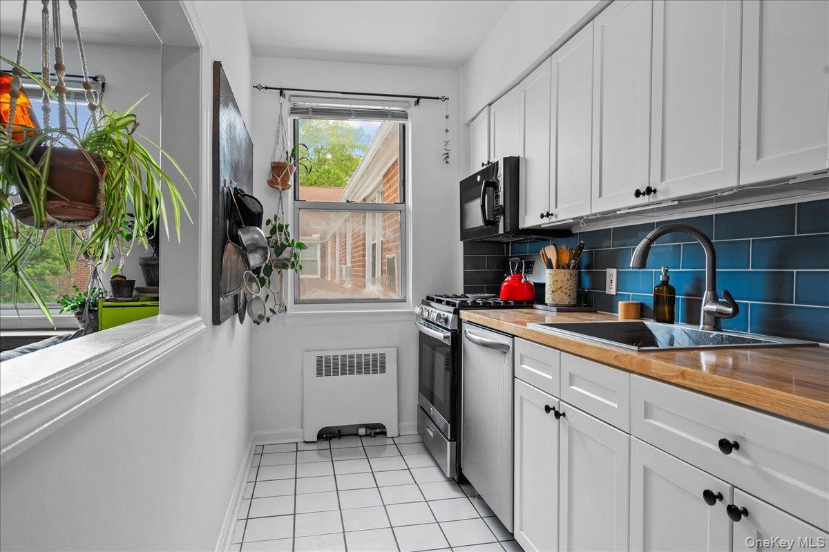 9 Bryant Crescent Unit: 2F