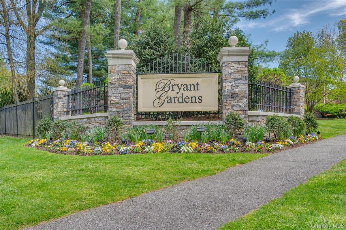 9 Bryant Crescent Unit: 2F