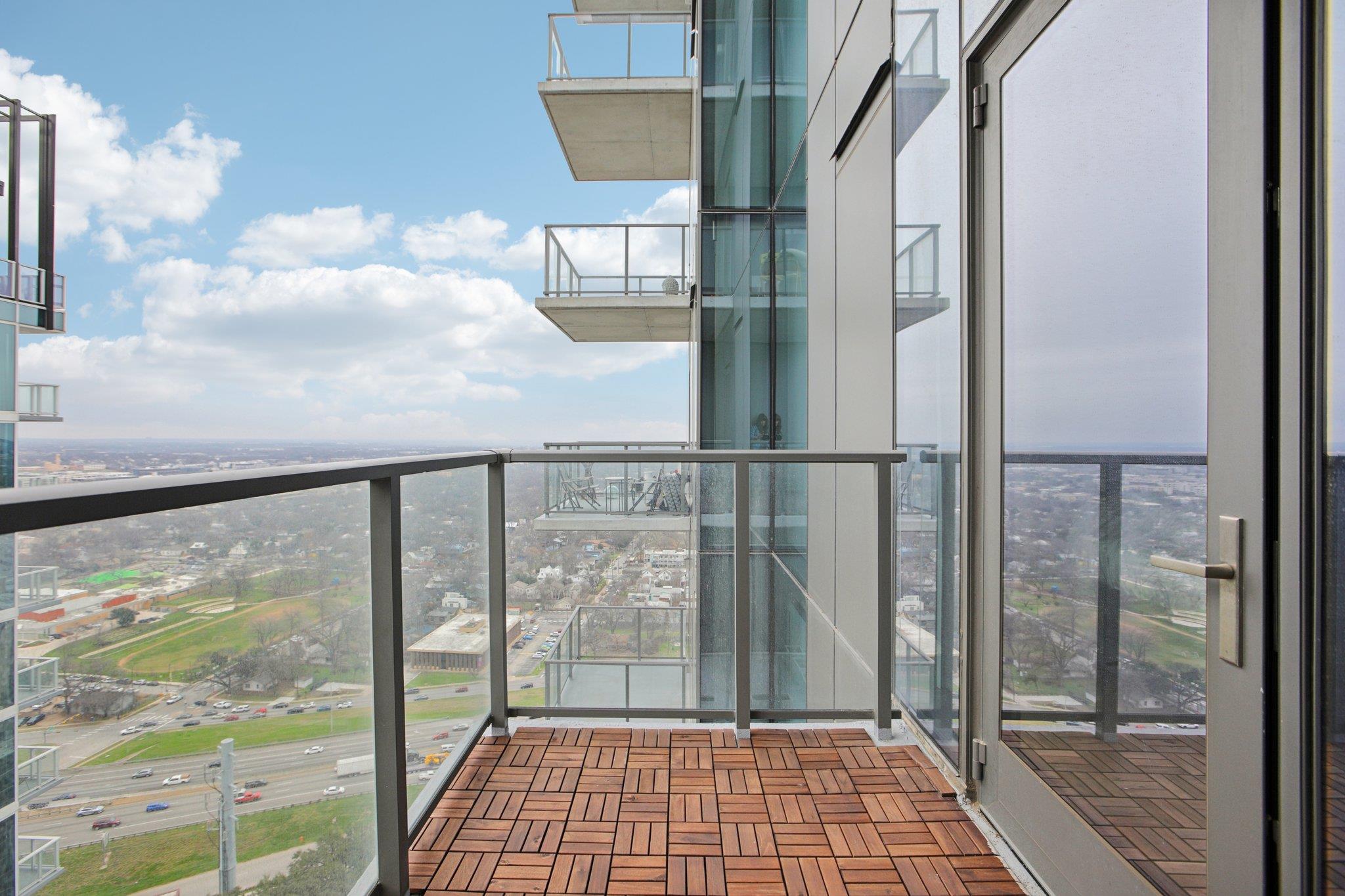44 East Ave # 2806