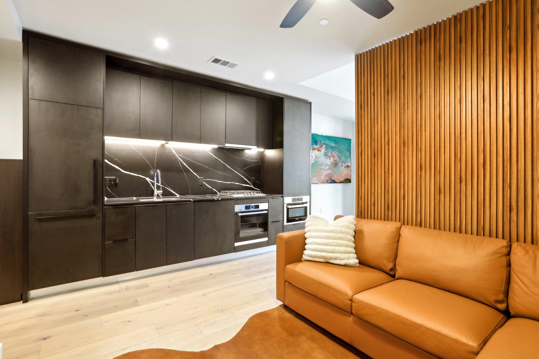 44 East Ave # 2806