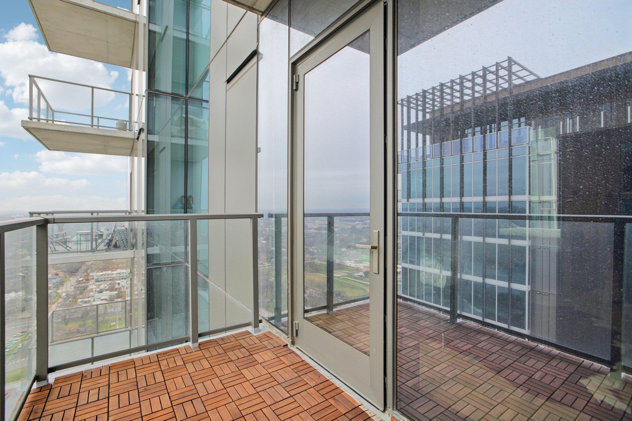 44 East Ave # 2806