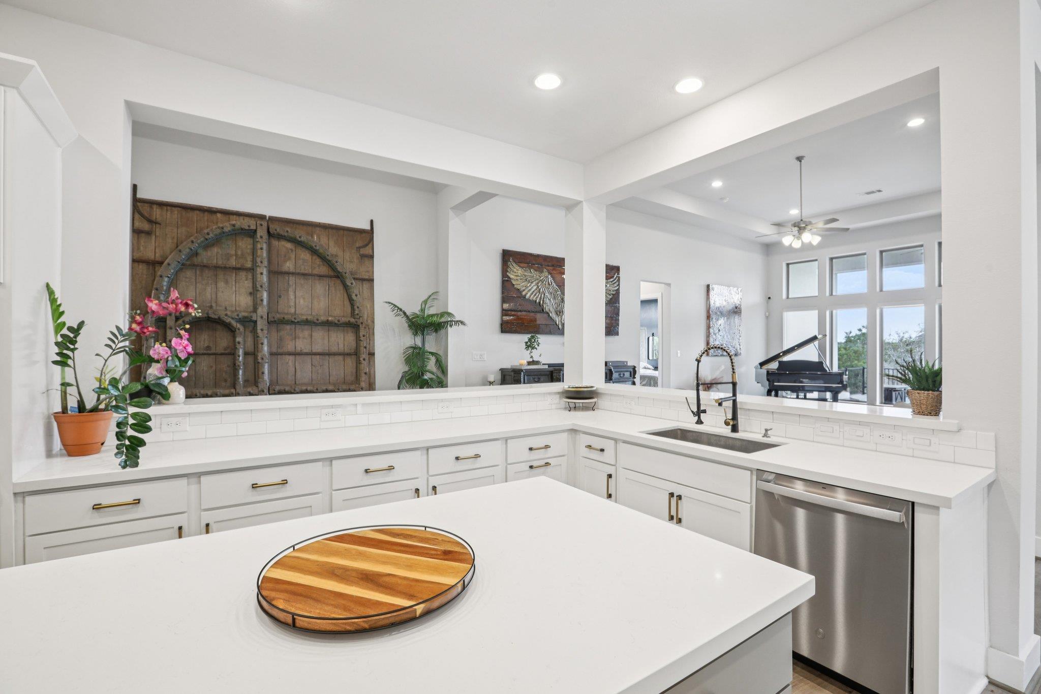 229 Majestic Sage TRL