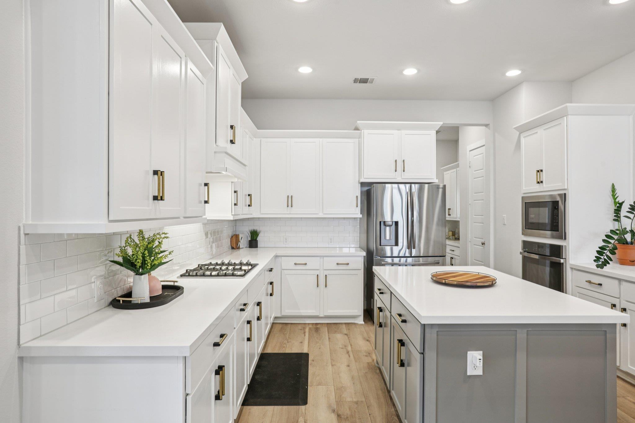 229 Majestic Sage TRL