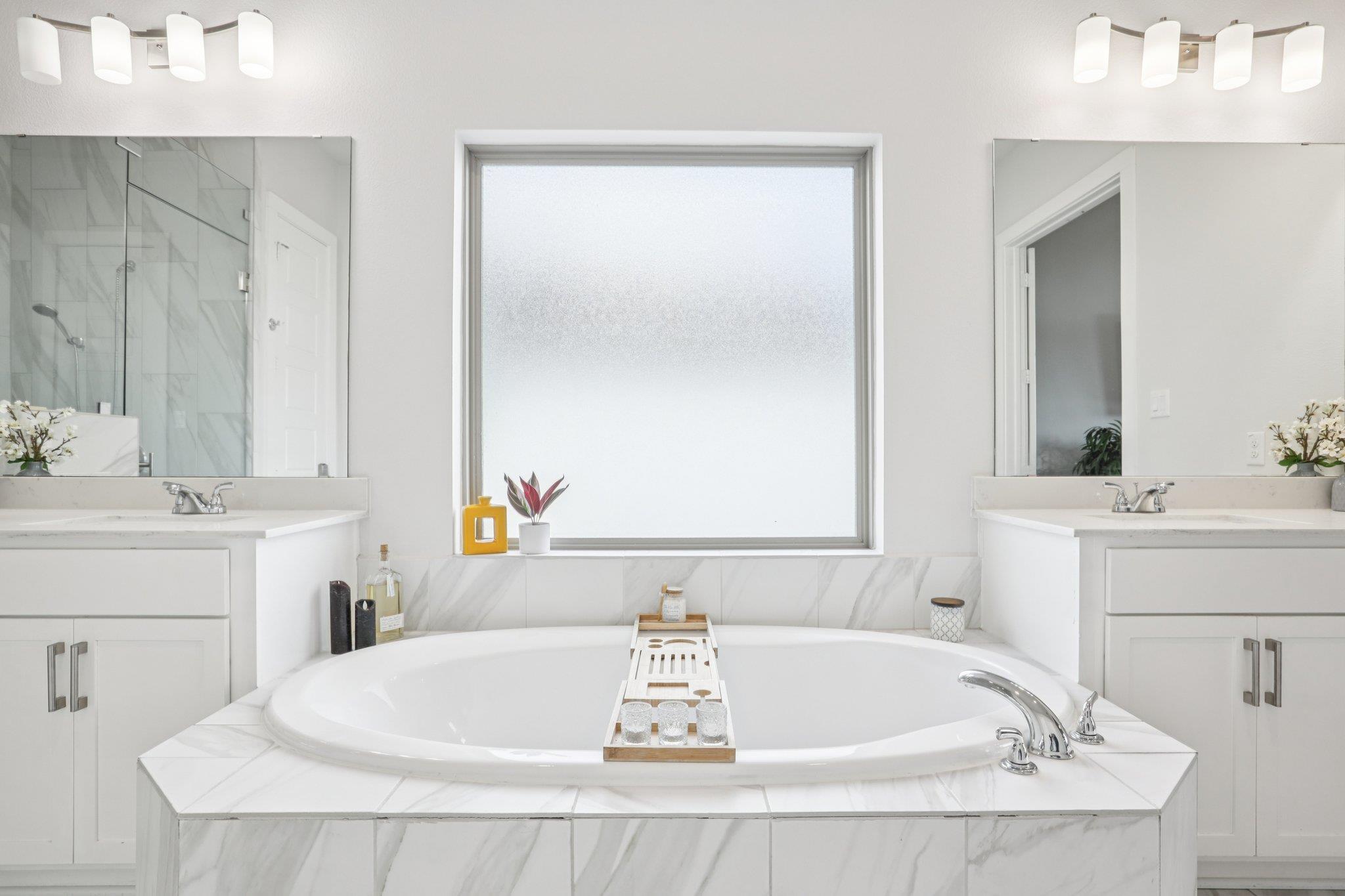 229 Majestic Sage TRL