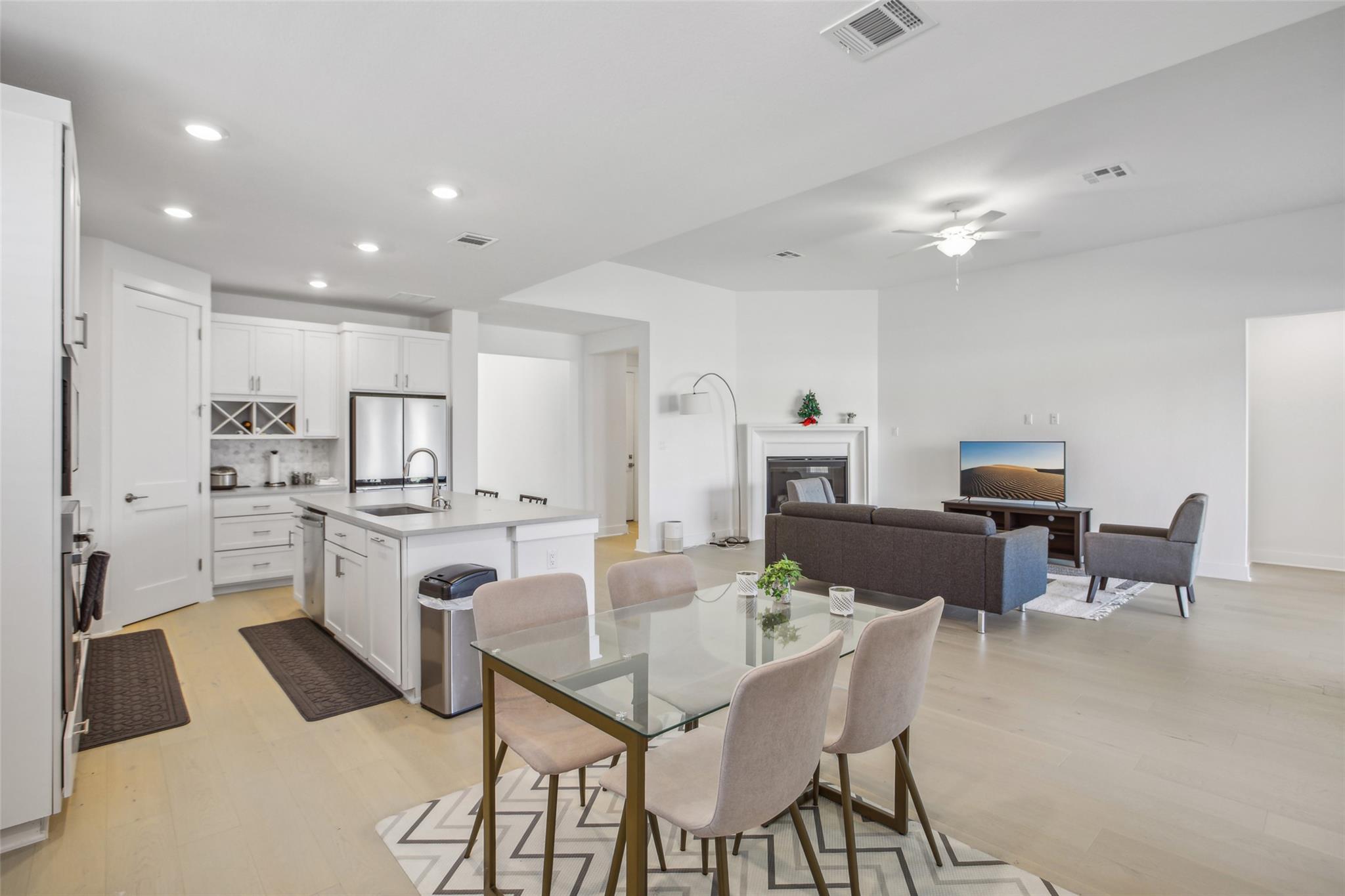 1409 Pink Granite BLVD